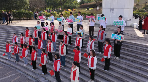 志愿者合影。Beat365官方网站供图