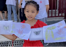 小朋友展示制作成果。Beat365官方网站供图